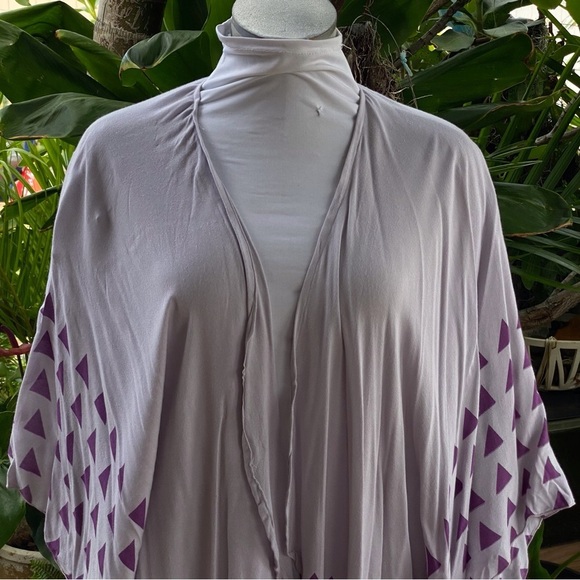 6 for$20♥️ lavender and purple triangle details kimono wrap - Picture 7 of 8